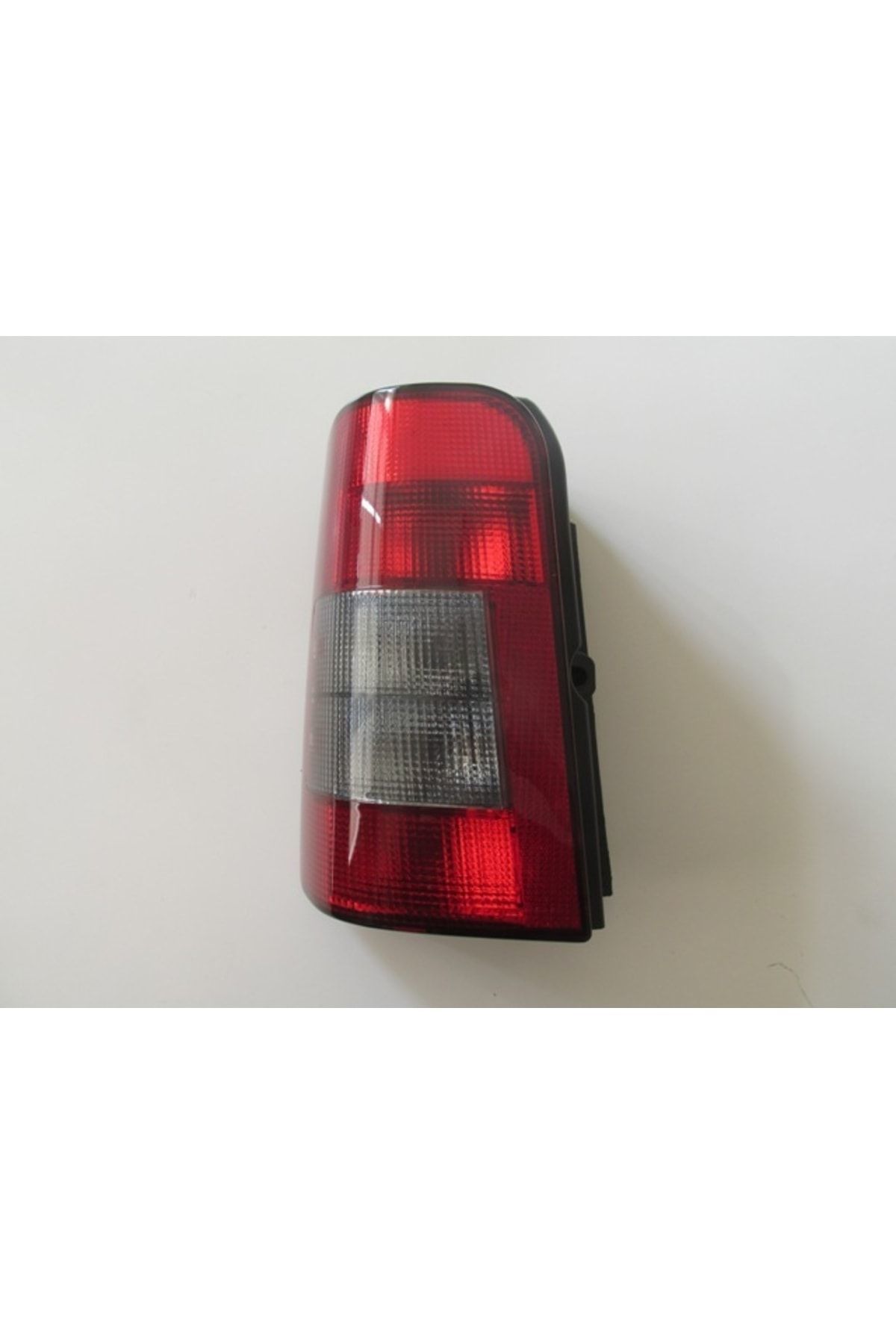 Peugeot Partner 96/02 Stop Lambası Sol Kırmızı/füme (Bagaj Kapağı Yukarıya Açılan Tip) (Mars)