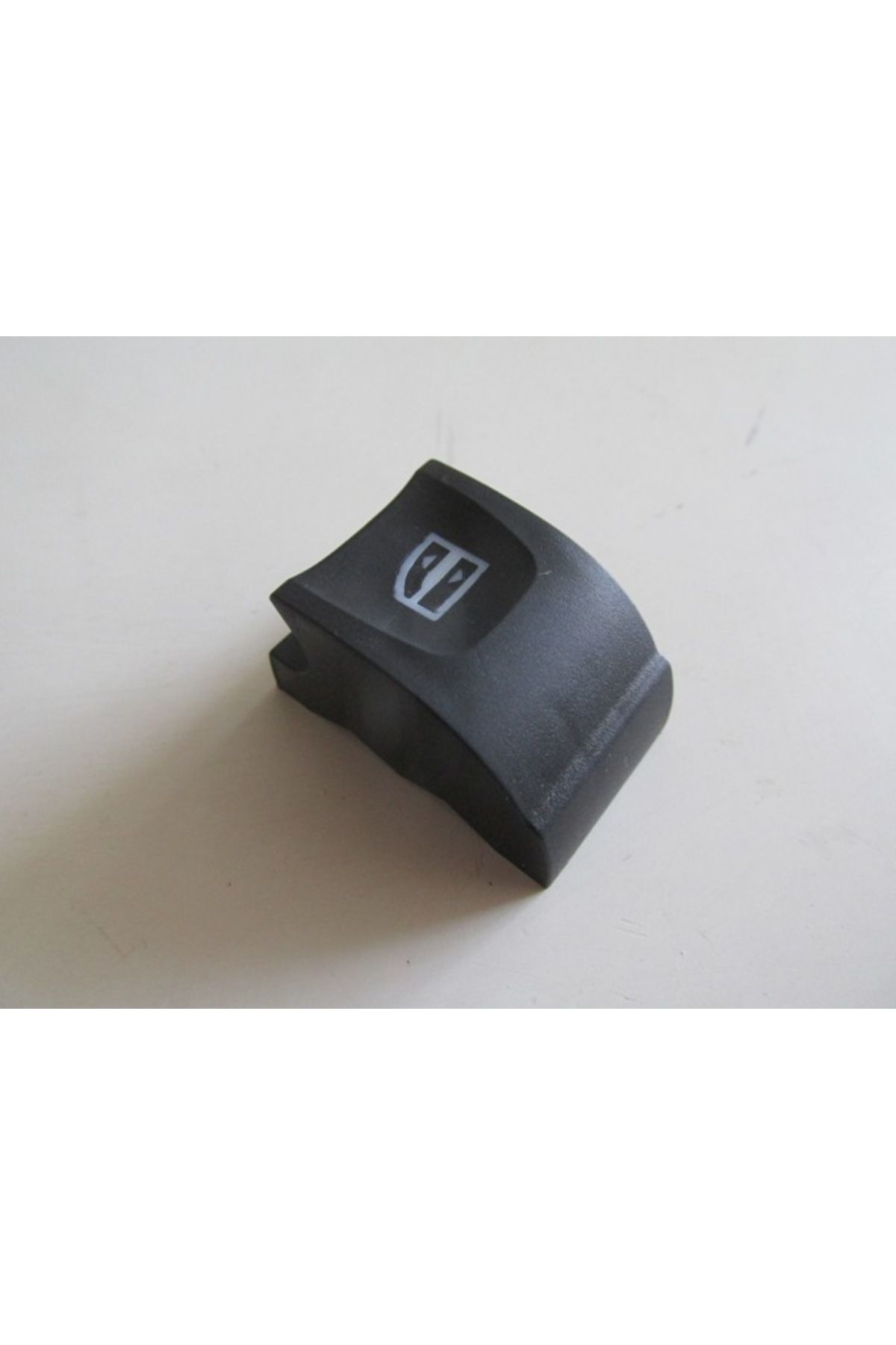 Renault Fluence 09/12 Ön/arka Cam Düğme Butonu Sol (Kanallı Tırnak)