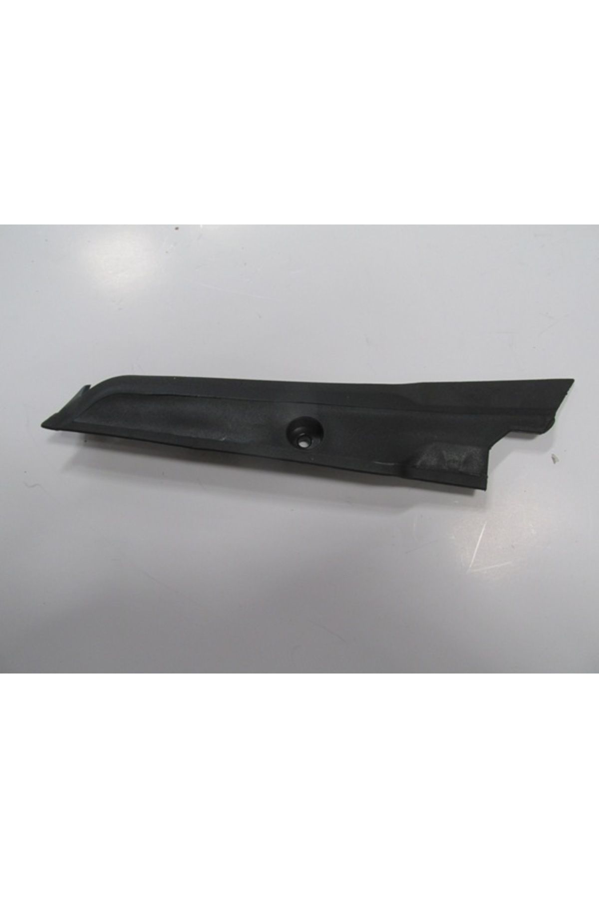 Fiat Grande Punto 06/12 Ön Cam Izgara Tespit Plastiği (Silgi Paneli) Sağ