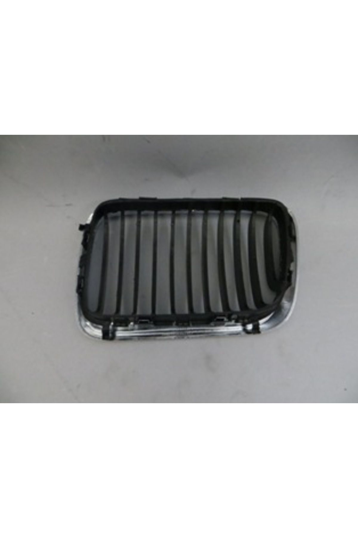 Bmw 3 Serı- E36- Sd/coupe- 94/98; Ön Panjur Sağ Siyah/nikelaj Çerçeveli (TYG) 51138195152