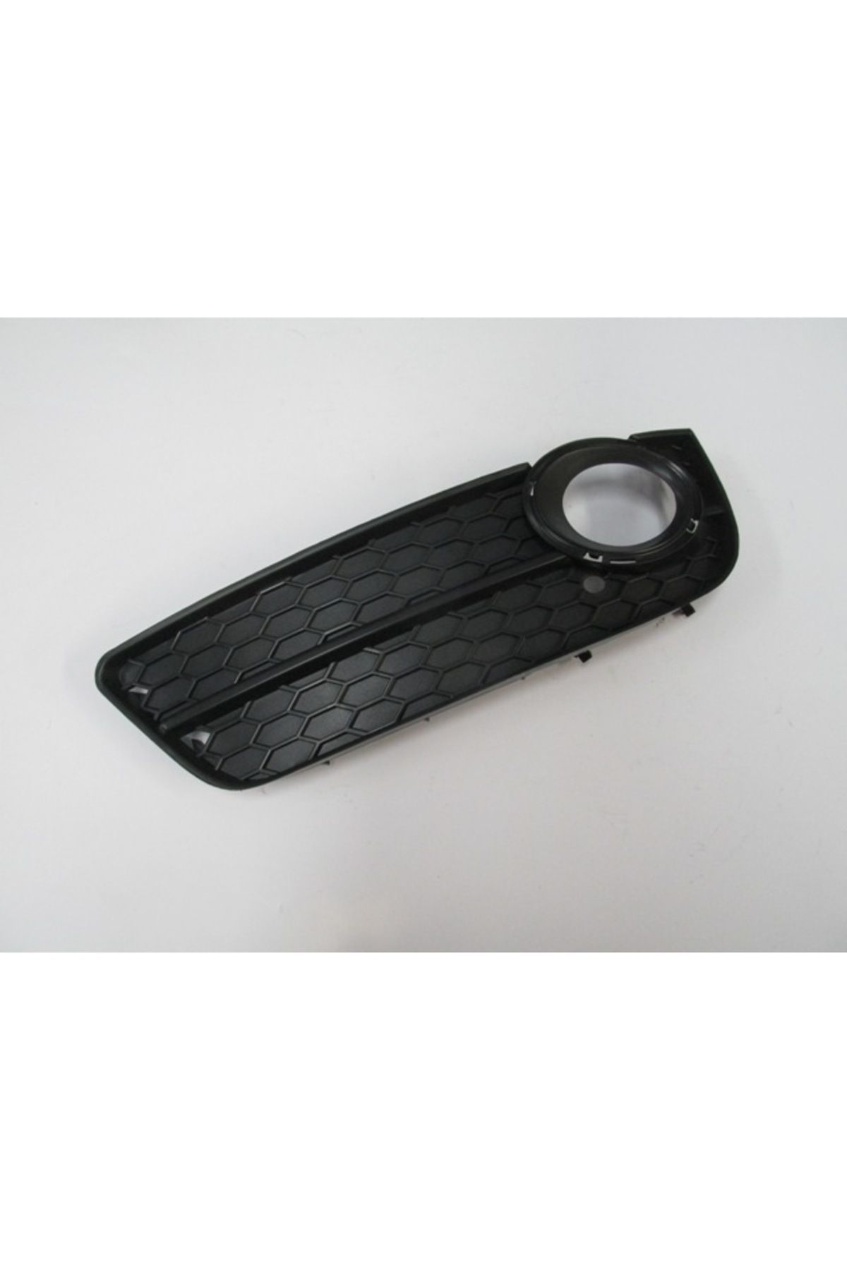 Audı a5 08/12 sis lamba kapağı sol delikli (sis yuvası çerçevesiz) (tyg)