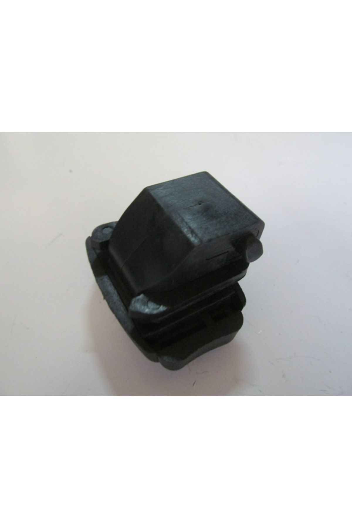 RENAULT MEGANE- 1- 98/99; TORPİDO MANDALI SİYAH