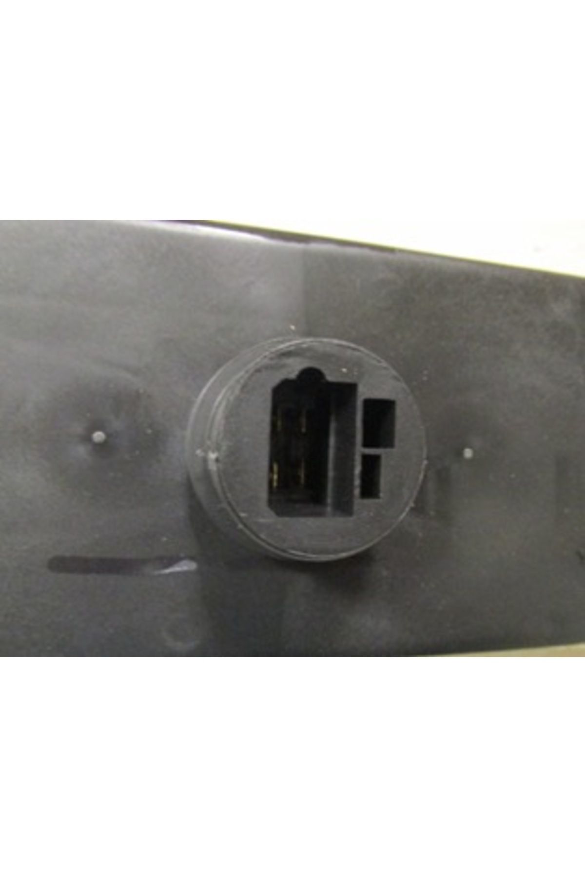 Iveco Daily 90/98 Stop Lambası Sol Kırmızı/beyaz (Soketi  Tip Değil) (Famella)