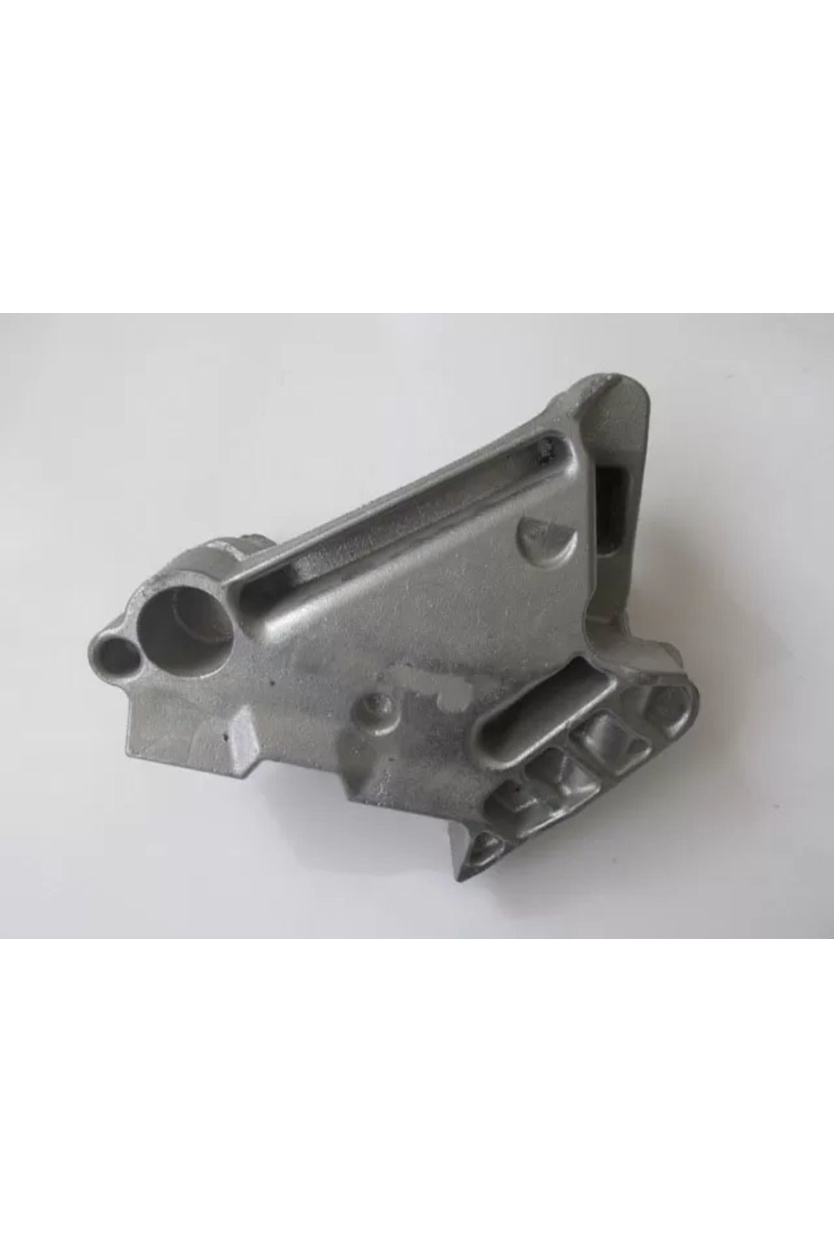 OEM NO 04L199207 UYUMLU VOLKSWAGEN JETTA 6 14/18 MOTOR BAĞLANTI BRAKETİ 2.0 TDI (TAKOZ) (ALÜMİNYUM)