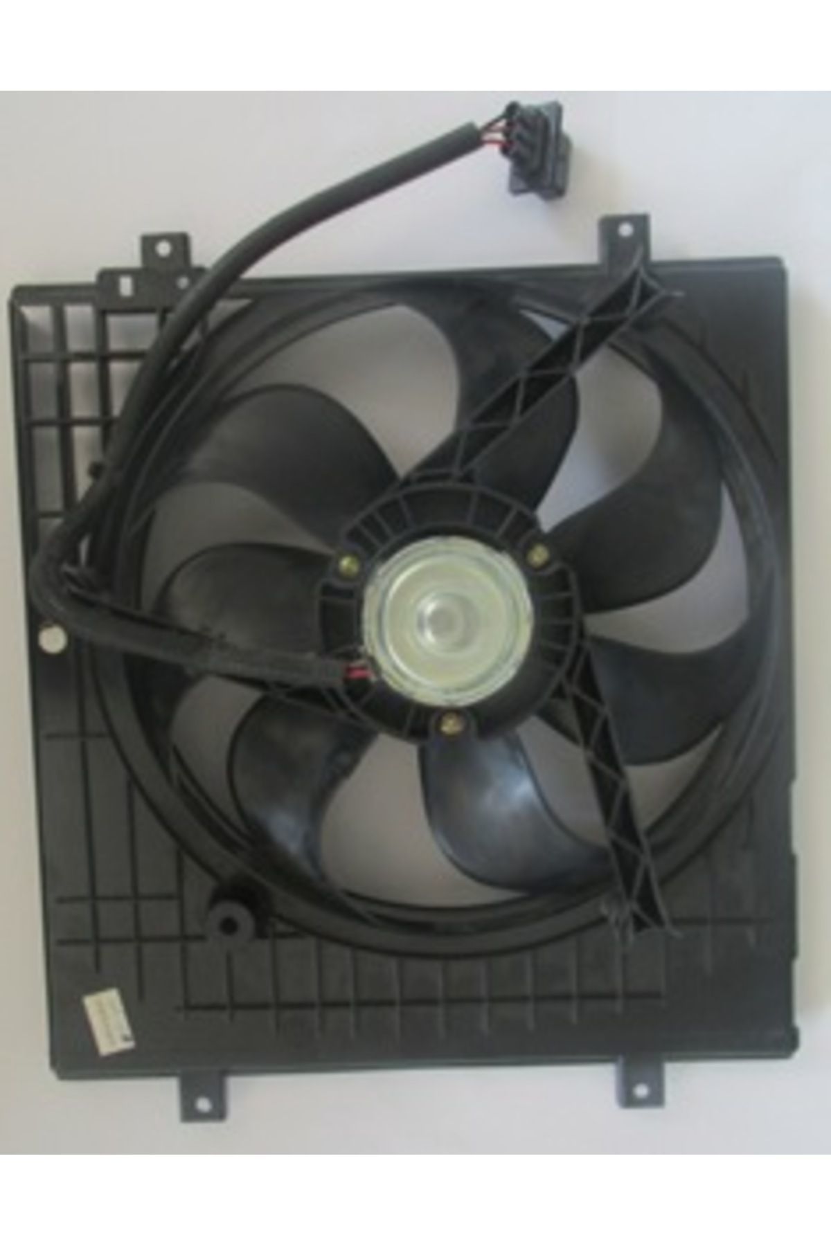 Volkswagen Bora 99/05 Radyatör Fan Kanadı 1.6/1.9 Tdı (Motorlu) (Oris)