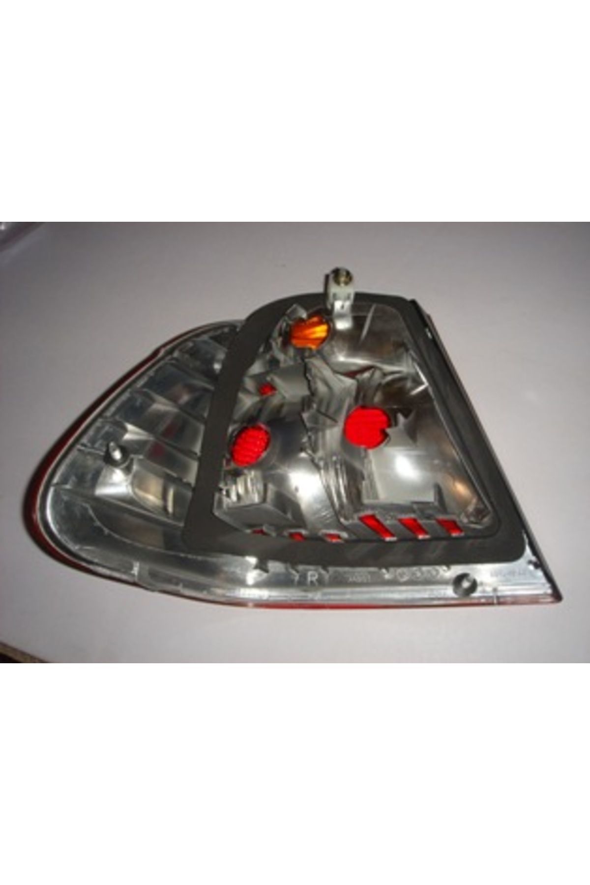 Bmw 3 Seri E46 Sd 98/01 Dış Stop Lambası Sağ Kırmızı/üstü Sarı (Tyc)